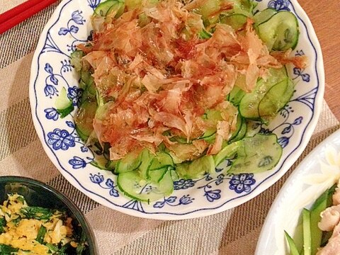 シンプル！キュウリのおかか醤油かけ